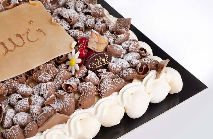 Torta Chantilly ai cioccolati intera